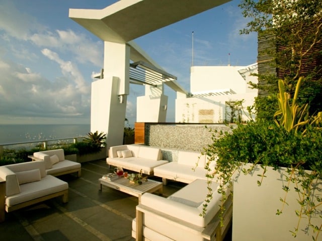 idée-aménagement-terrasse-toit-plat-salon-blanc
