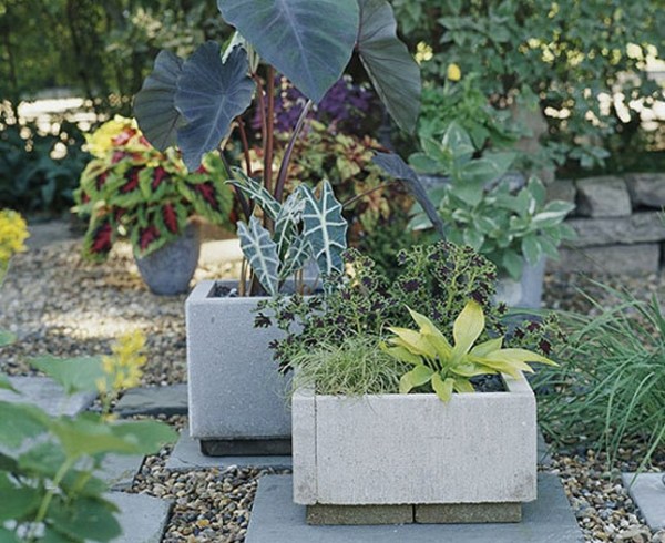 idée-déco-jardiniere-beton-forme-carree