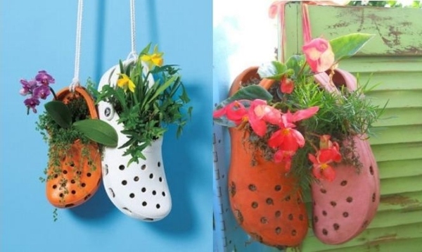 idée-jardin-pot-chaussures-crocs-fleurs