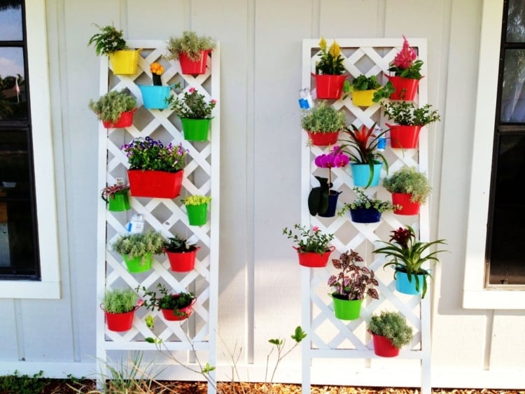 jardin-vertical-pots-fleurs-multicolores