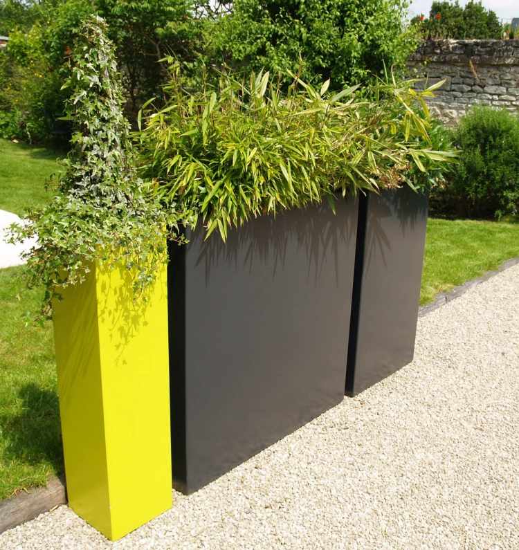 jardiniere-design-élégante-grise-jaune