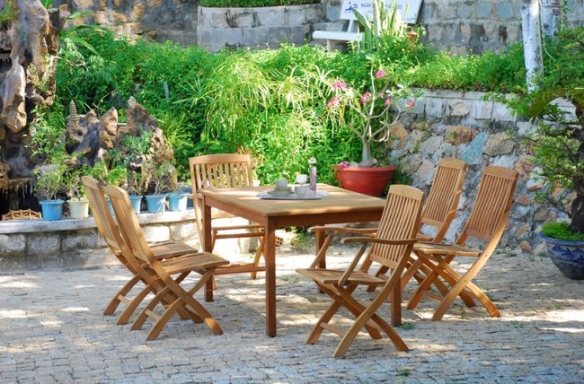 meubles-de-jardin-bois-chaises-table-rectangulaire