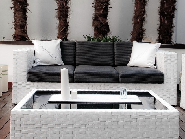 meubles de jardin terrasse-canape-droit-coussins-table-rectangulaire-basse