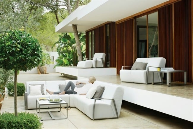 meubles-jardin-CLUB-Gloster-canapé-angle-fauteuils-blanc-gris