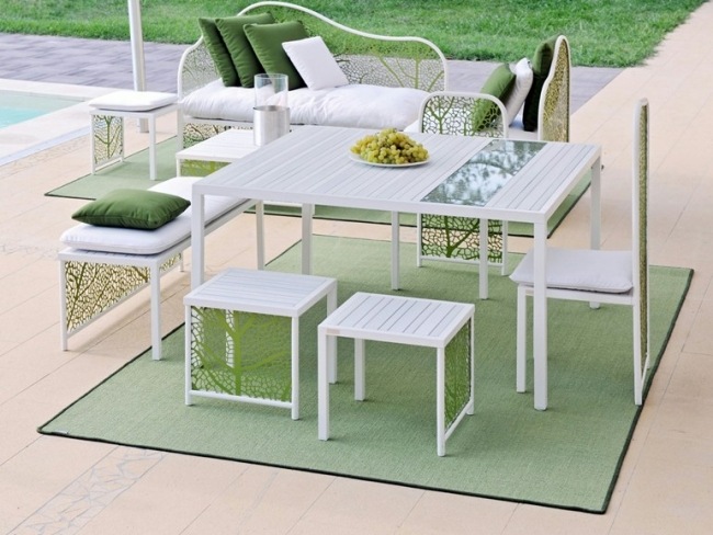 meubles-jardin-canapé-tabourets-table-blancs-Foglia-Corradi
