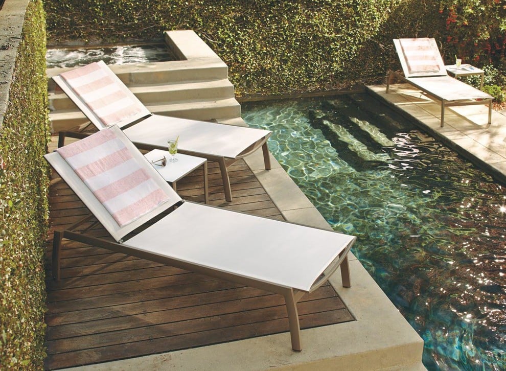 meubles-jardin-design-relaxation-parfaite-piscine