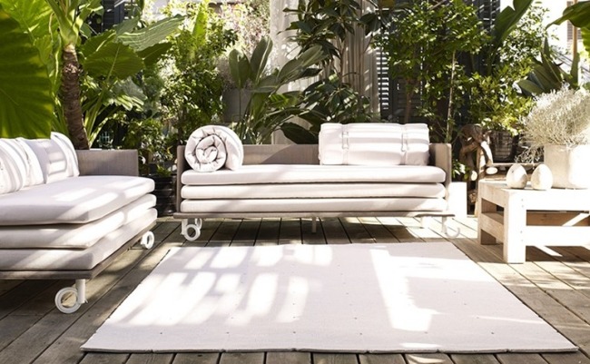 meubles-jardin-tapis-canapés-blancs-Oruga-Temas-V meubles de jardin