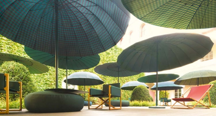 mobilier extérieur design Paola Lenti parasol Bistro