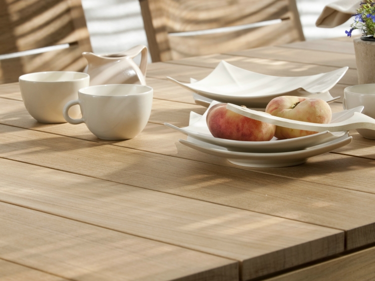 mobilier-jardin-teck-Tribu-table-chaises-bois-clair mobilier de jardin en teck