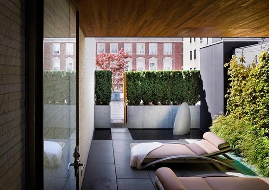 pergola-couverte-bois-terrasse-moderne-mobilier pergola couverte