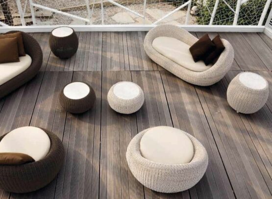 salon-jardin-résine-tressée-canapés-tabourets-fauteuils