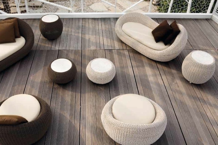 salon-jardin-résine-tressée-canapés-tabourets-fauteuils