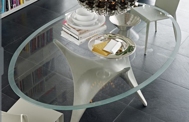 table-moderne-plateau-ovale-verre-Arc-Molteni