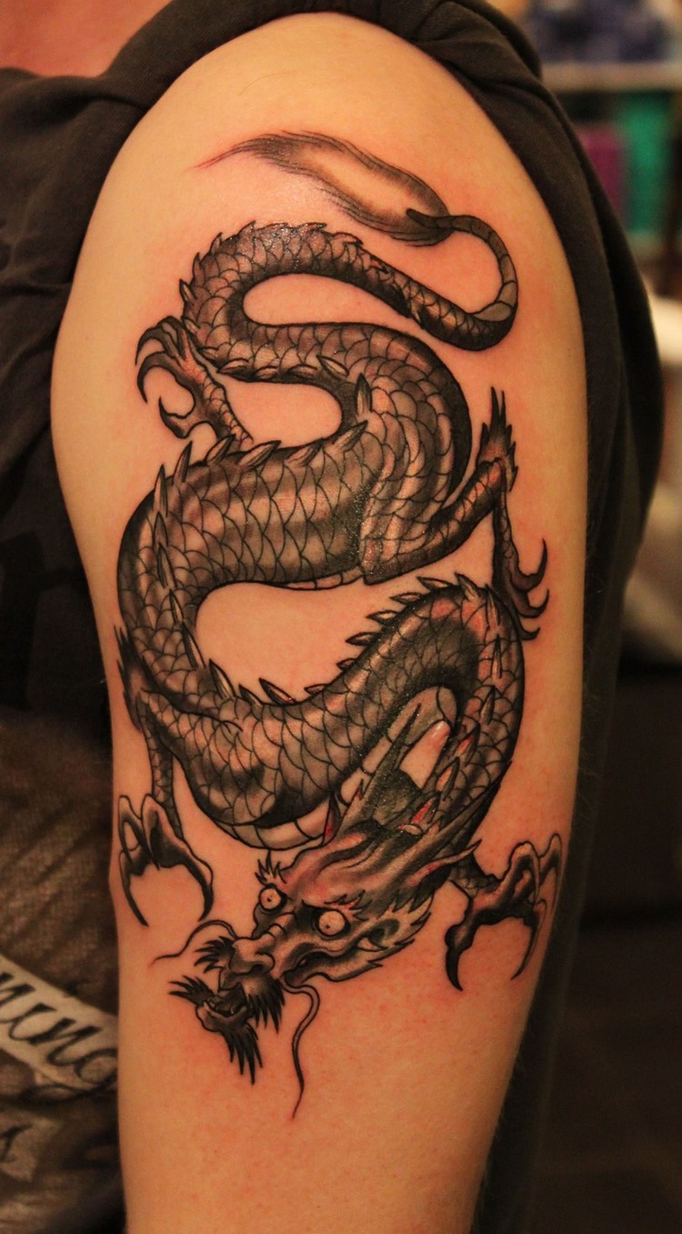 tatouage-dragon-bras-homme