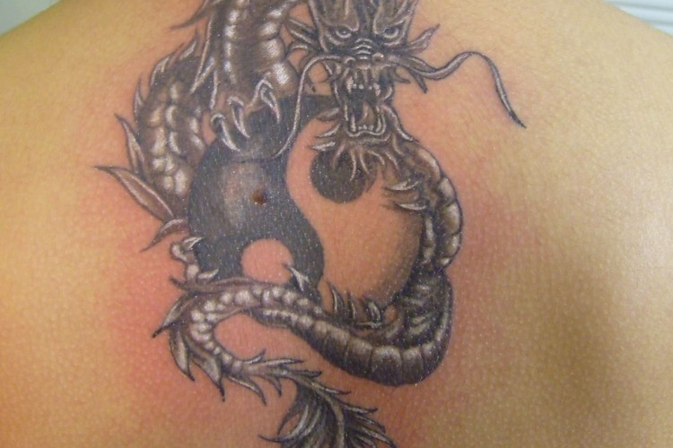 Tatouage dragon - 30 idées de dragon tatouage pour homme et femme