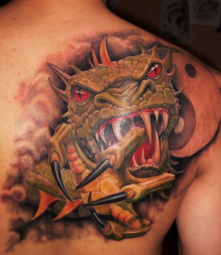 tatouage-dragon-en-couleurs-homme-omoplate