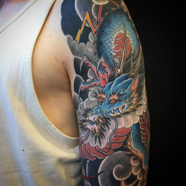 tatouage-dragon-homme-bras-complet-couleurs