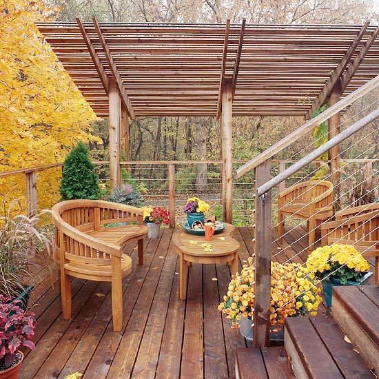 terrasse-en-bois--meubles-pergola-escalier