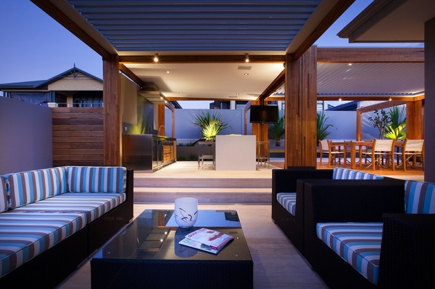 terrasse-en-bois-moderne-beau-luminaire-table-basse