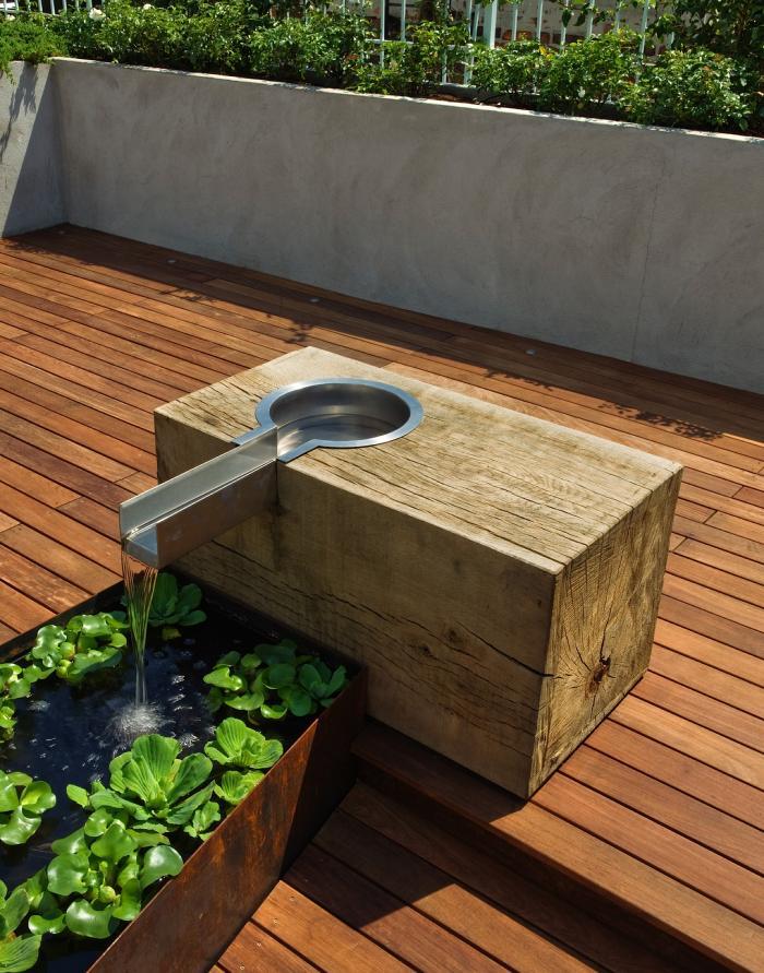 terrasse de jardin aquatique pièce eau rustique bois métal