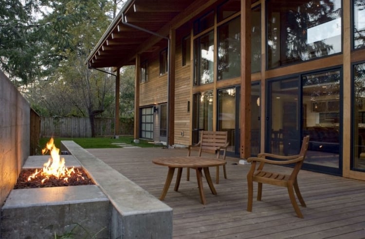 terrasse de jardin bois mobilier assorti-foyer-carré-béton