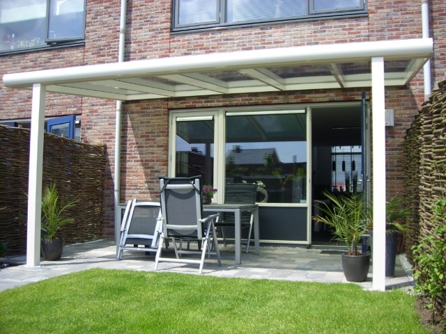 toiture transparente pour terrasse alu-verre-mobilier-assorti