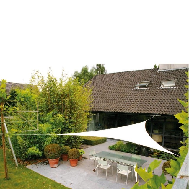 voile-d'ombrage-jardin-terrasse-ombre-coin-repas