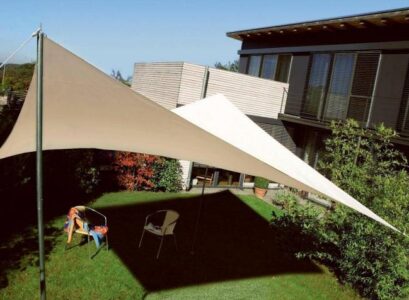 voile-d'ombrage-terrasse-beige-jardin