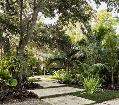 amenagement jardin plantes exotiques allée dalles