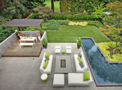 amenagement-terrasse-bois-piscine-meubles-canape-foyer-table