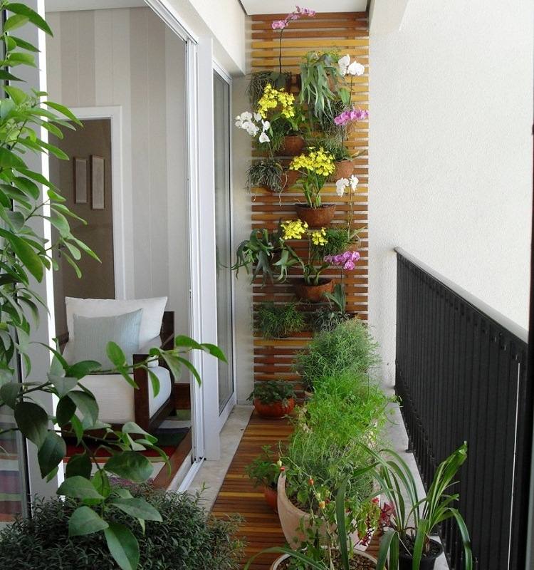 aménagement-balcon-jardin-vertical-plantes-garde-corps aménagement balcon