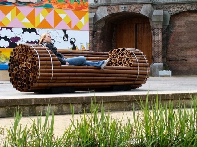 banc-jardin-design-extraordinaire-tiges-bambou-coupées