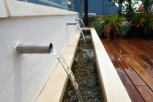 bassin-de-jardin-fontaine-terrasse-revetement-sol-bois