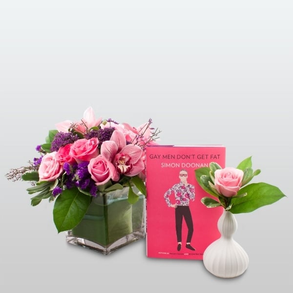 bouquet-de-fleurs-Saint-Valentin-roses-vase-blanc
