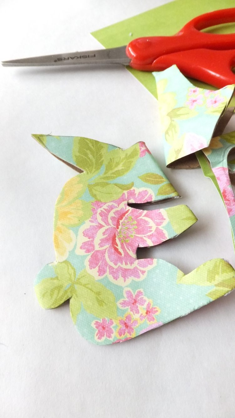 bricolage facile Pâques-rouleau-papier-lapin-motif-floral