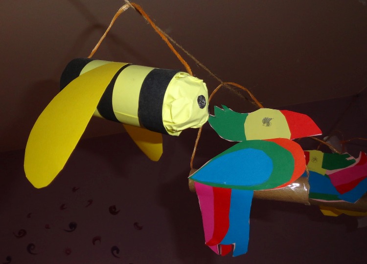 bricolage-facile-rouleau-papier-coloré-abeille-oiseau-déco-pâques