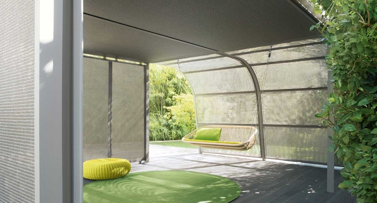 cabane-jardin-design-luxe-Veranda-balancelle-jardin-Paola-Lenti
