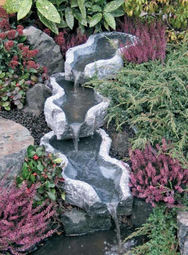 cascade-de-bassin-plantes-deco-exterieure-jardin