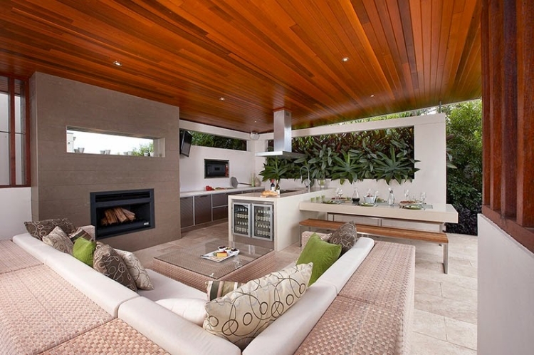 coin-salon-jardin-cuisine-extérieure-couverte-design-moderne