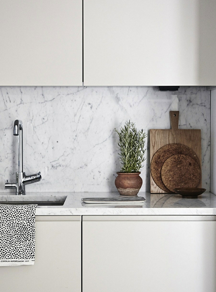 cuisine design scandinave dosseret marbre blanc