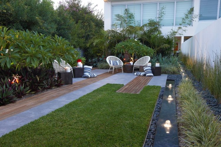decoration-jardin-2015-amenagement-gazon-mobilier-jet-eau-moderne