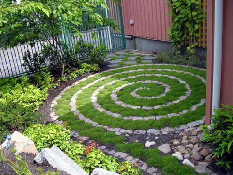 decoration-jardin-spirale-pavés-gazon