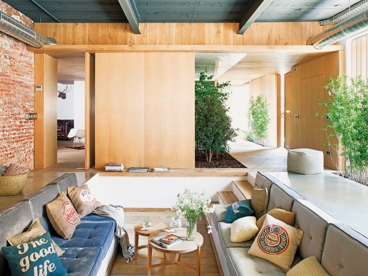 design de salon vintage panneau coulissants bois plantes mur briques