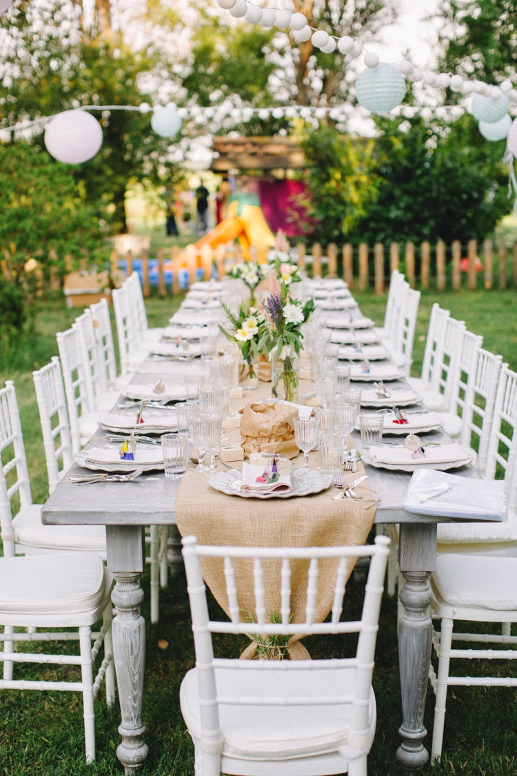 décoration table mariage -champêtre-chemin-table-toile-jute-déco-florale