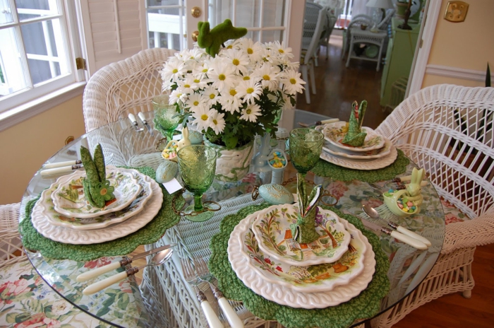 déco-Pâques-table-pliage-serviette-fleurs