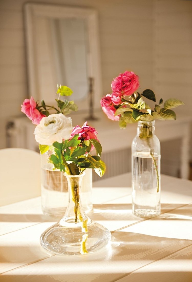 déco maison vase-fleurs-table-bois