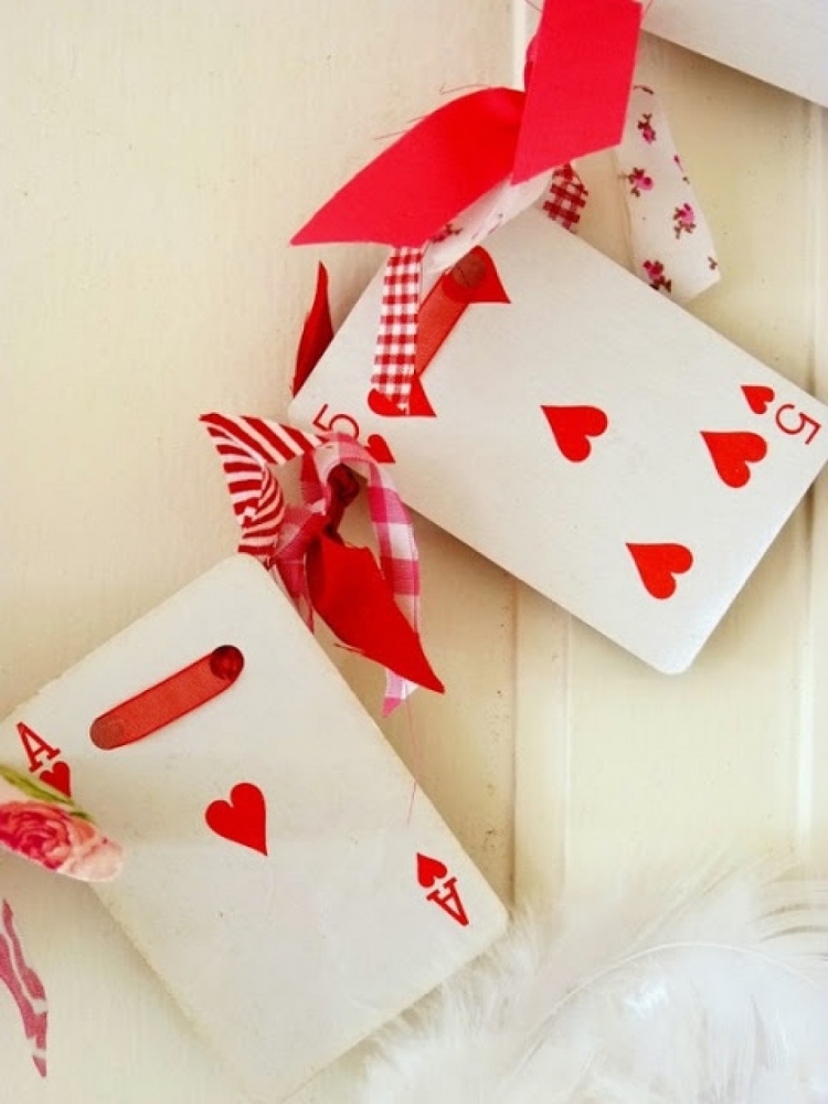 décoration de Saint Valentin guirlande cartes-jouer-coeurs
