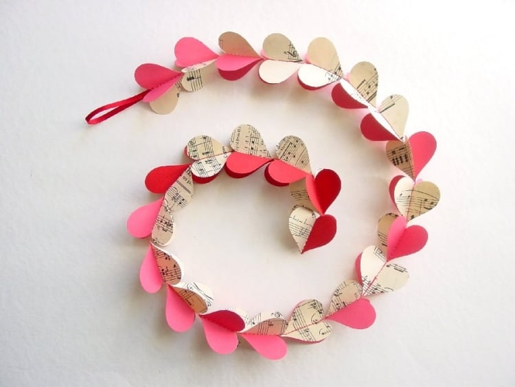 décoration St Valentin guirlandes cœurs-papier-faciles