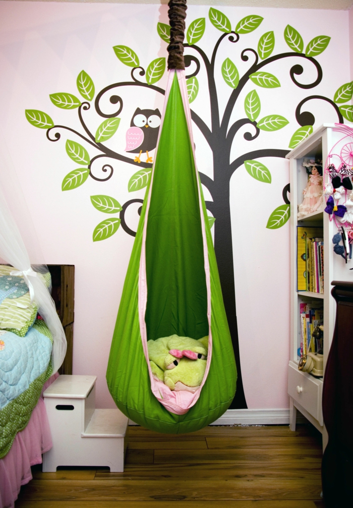 fauteuil-suspendu décoration chambre enfant sticker-arbre