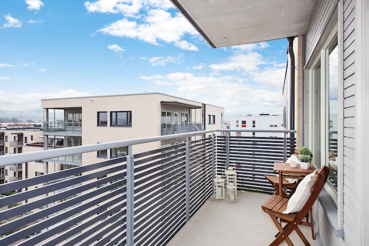 garde-corps-extérieur-barres-horizontales-aménagement-balcon